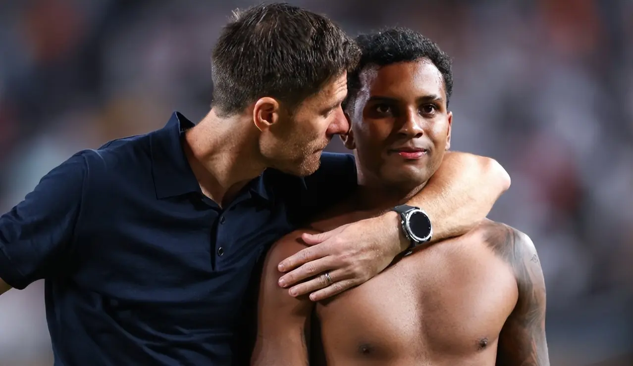 力后腰依旧, 库尔图瓦, le