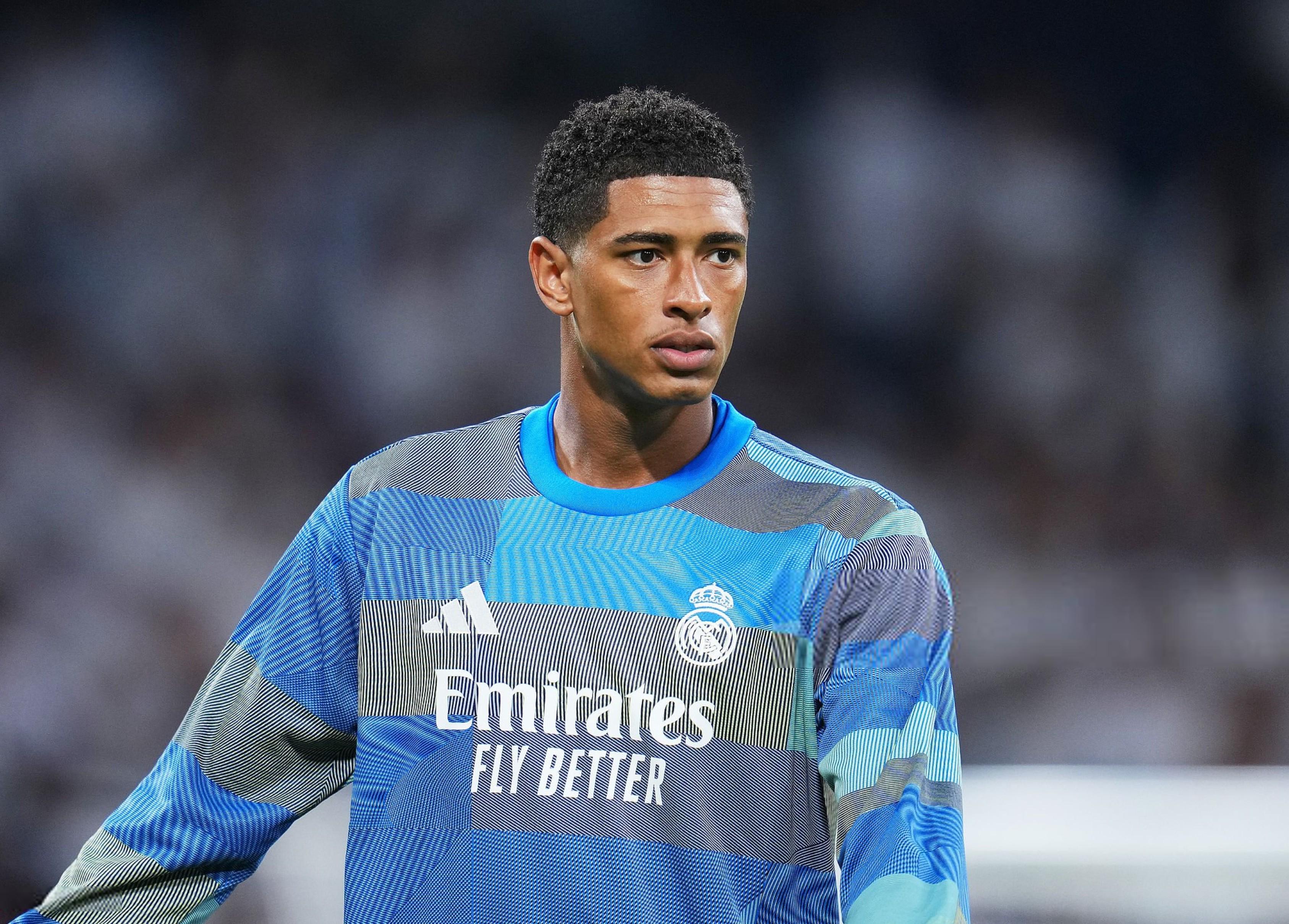 队阵容里, ue 队阵容里, ue