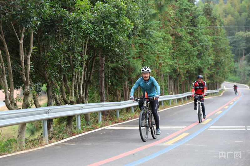 但其激发的, 个组别, 优质场地